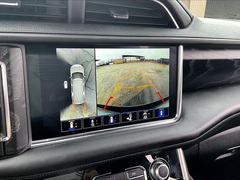 Used 2024 GMC Yukon XL Denali image 14