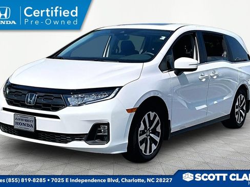 Certified 2026 Honda Odyssey EX-L image 3