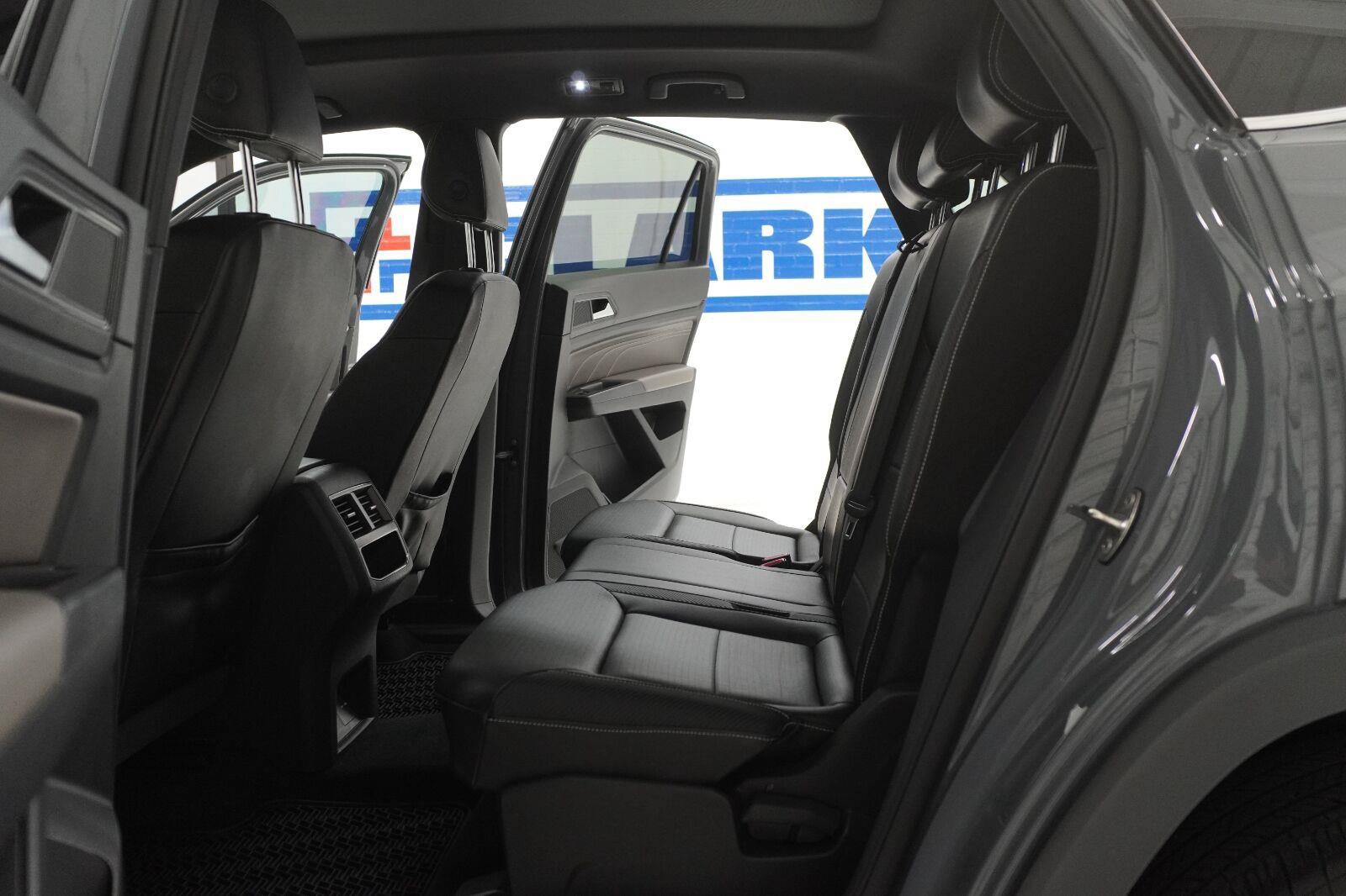 Used 2021 Volkswagen Atlas Cross Sport SE w/ Panoramic Sunroof Package FWD image 22