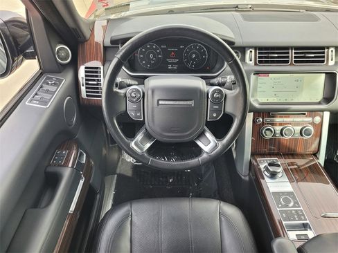 Used 2017 Land Rover Range Rover HSE image 12