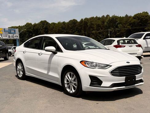Used 2020 Ford Fusion SE FWD image 5