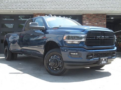 Used 2022 RAM 3500 Laramie AWD/4WD image 2