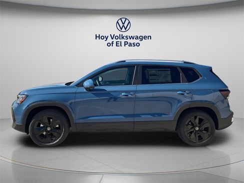 New 2026 Volkswagen Taos SE image 5