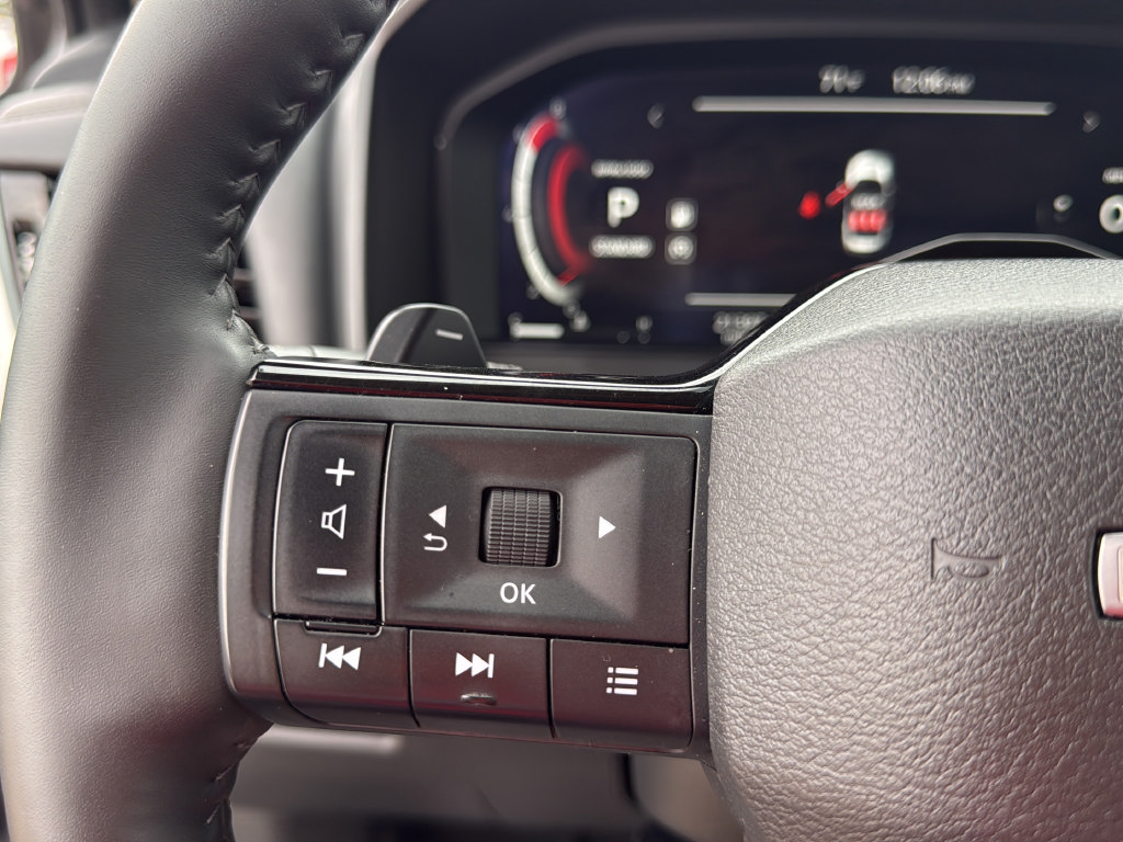 Used 2025 Nissan Rogue SL w/ Tech Package FWD image 22