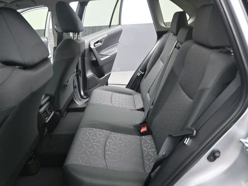 Used 2025 Toyota RAV4 XLE FWD image 12