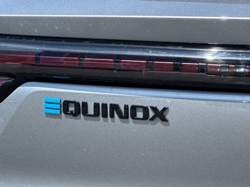 Used 2024 Chevrolet Equinox EV RS FWD image 47