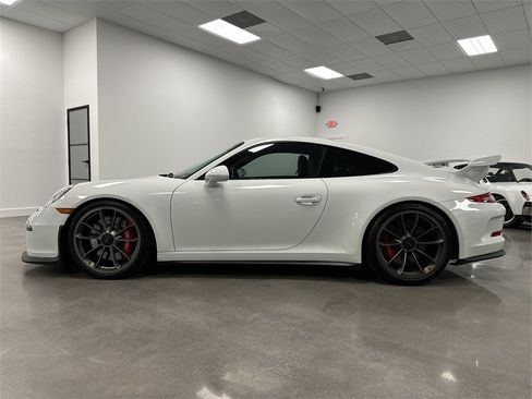 Used 2015 Porsche 911 GT3 RWD image 5