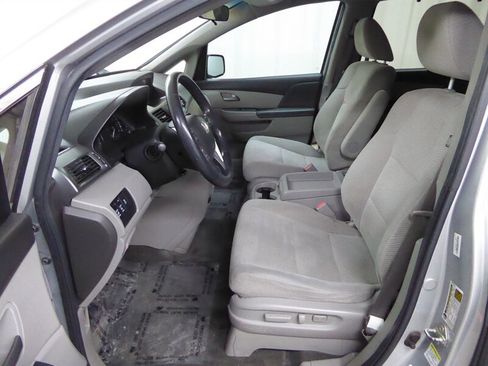 Used 2012 Honda Odyssey EX image 17