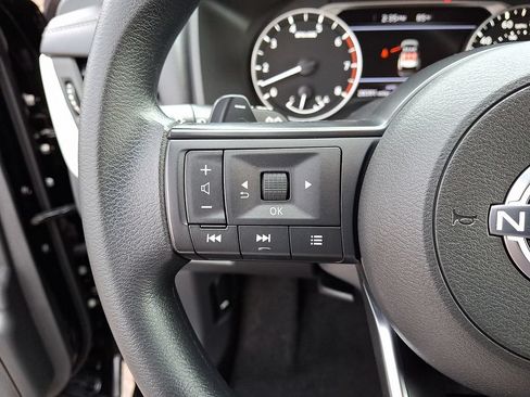 Used 2024 Nissan Rogue SV AWD/4WD image 21