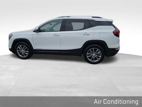Used 2024 GMC Terrain SLT FWD image 15