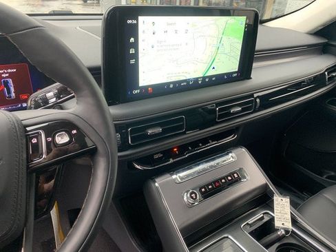 New 2026 Lincoln Aviator AWD w/ Jet Appearance Package image 22
