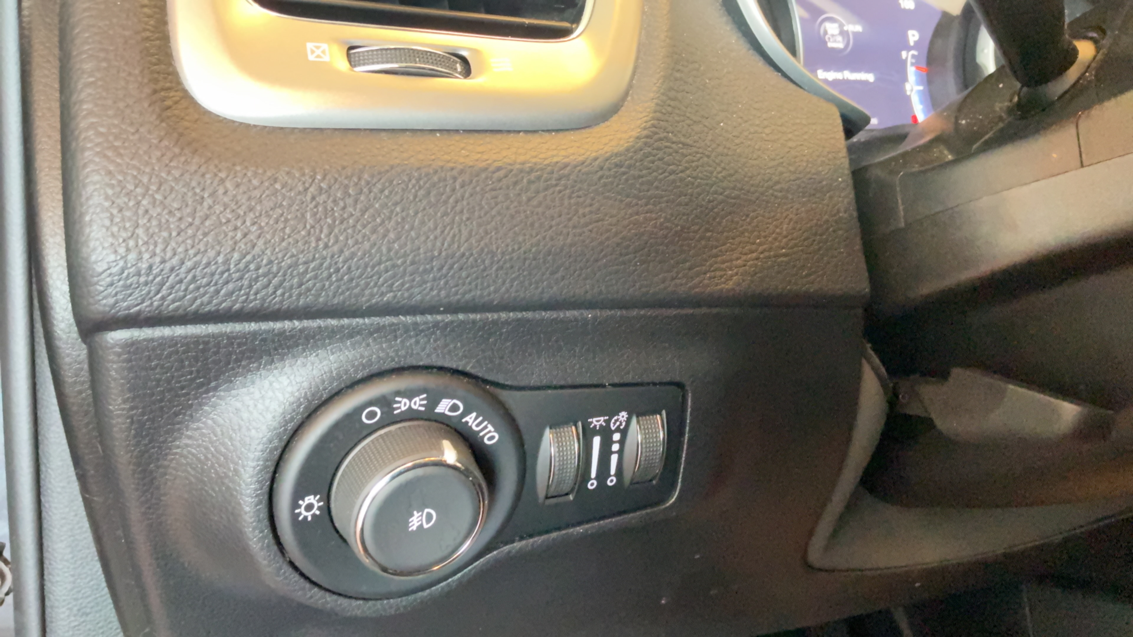 Used 2019 Jeep Compass Latitude w/ Popular Equipment Group AWD/4WD image 15