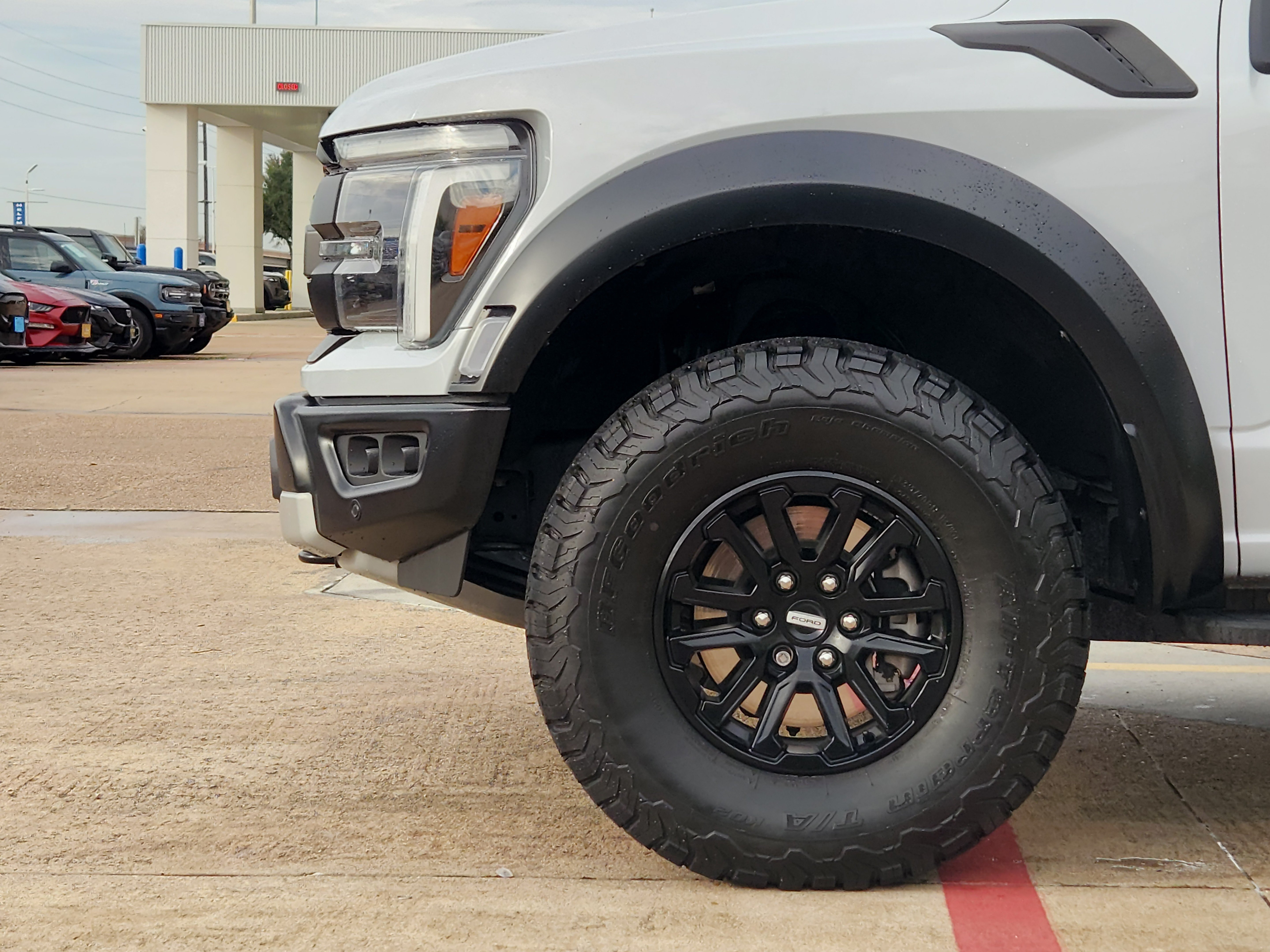 Used 2025 Ford F150 Raptor AWD/4WD image 5
