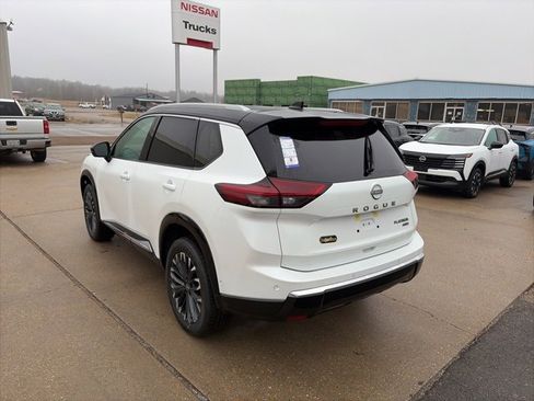 New 2026 Nissan Rogue Platinum image 4