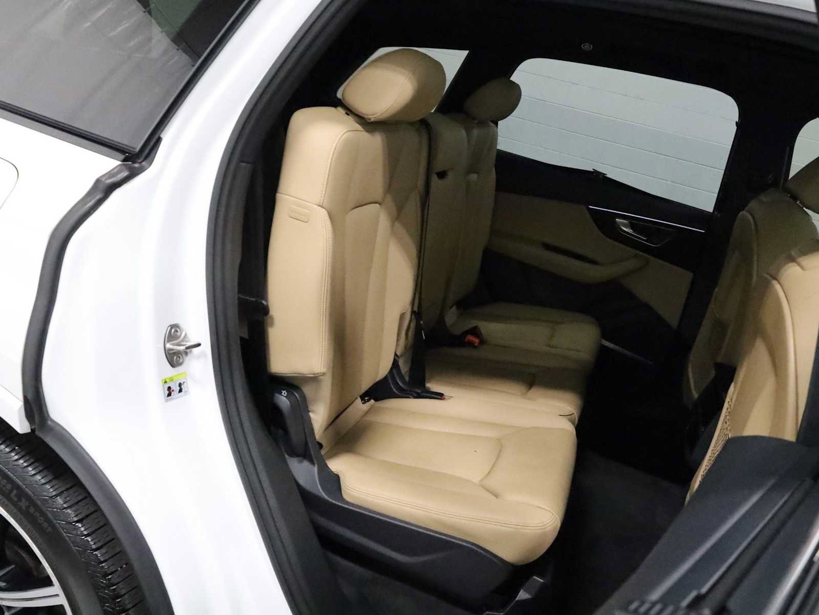 Used 2023 Audi Q7 3.0T Premium Plus w/ Premium Plus Package AWD/4WD image 35