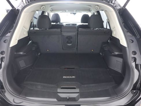 Certified 2020 Nissan Rogue SV image 18
