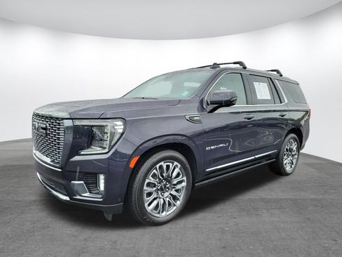 Used 2023 GMC Yukon Denali Ultimate AWD/4WD image 3