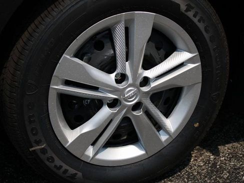 New 2025 Nissan Kicks Play S image 31