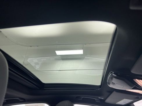 Used 2025 BMW 330i xDrive Sedan w/ Premium Package image 26