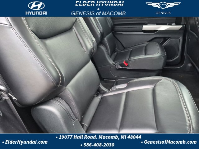 Used 2021 Ford Explorer XLT w/ Equipment Group 202A AWD/4WD image 17