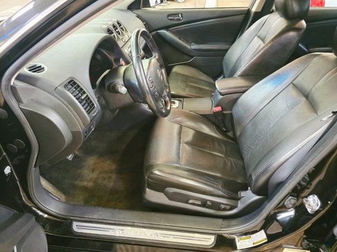 Used 2010 Nissan Altima 3.5 SR w/ Premium Pkg FWD image 6