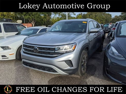 Used 2023 Volkswagen Atlas Cross Sport SE image 1