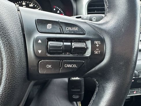 Used 2017 Kia Sorento LX w/ LX V6 Convenience Package image 21