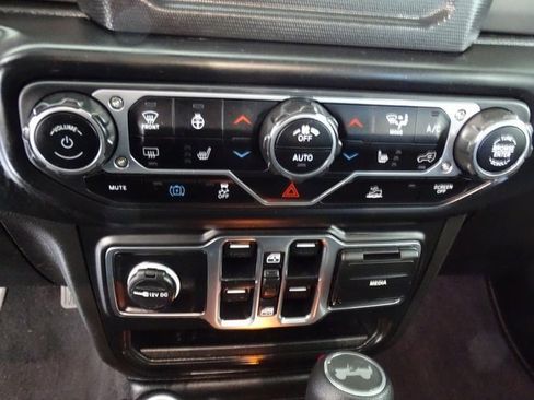 Certified 2023 Jeep Wrangler Unlimited w/ Cold Weather Group image 12