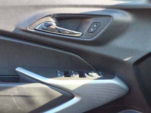 Used 2025 Chevrolet Trax LS image 24