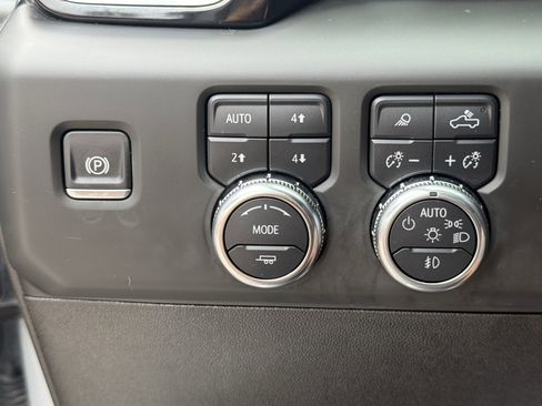 Used 2025 GMC Sierra 2500 Denali w/ Denali Reserve Package image 25