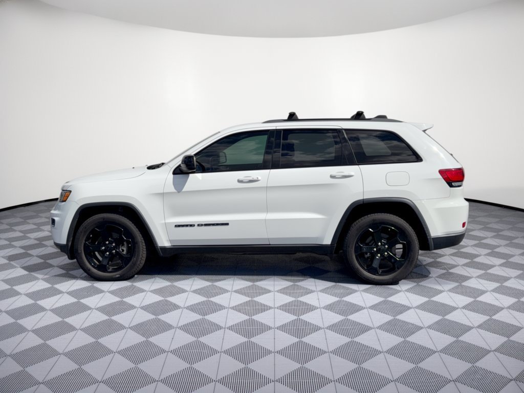 Used 2019 Jeep Grand Cherokee Laredo RWD image 2