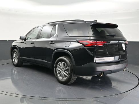 Used 2023 Chevrolet Traverse LT FWD image 3