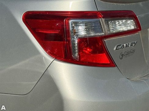 Used 2013 Toyota Camry SE image 9