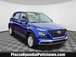 Certified 2022 Hyundai Venue SE image 1