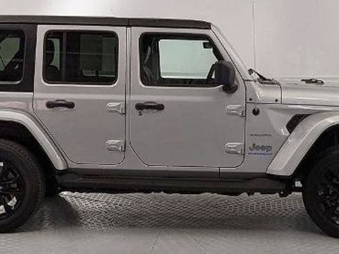 Used 2023 Jeep Wrangler Unlimited Sahara AWD/4WD image 2