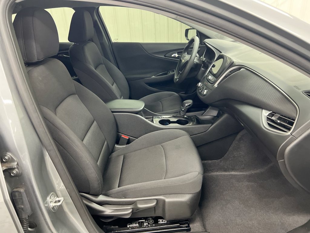 Used 2025 Chevrolet Malibu LS FWD image 20