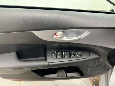 Used 2024 Kia Forte LXS w/ LXS Technology Package image 20