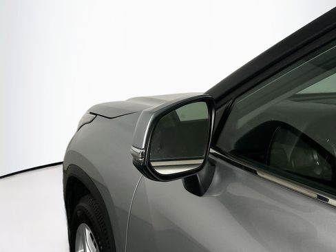 Used 2023 Toyota Highlander LE image 16