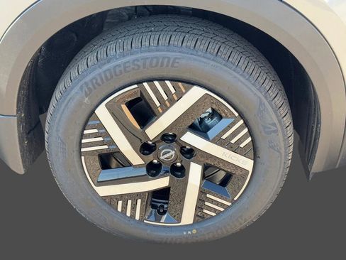 New 2026 Nissan Kicks SV image 9