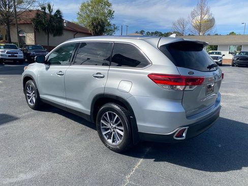 Used 2019 Toyota Highlander XLE image 4