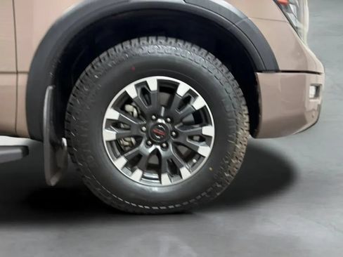 Used 2021 Nissan Titan PRO-4X w/ Pro-4x Convenience Package AWD/4WD image 25