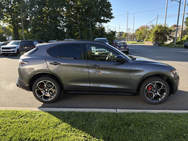 New 2026 Alfa Romeo Stelvio Sprint w/ Convenience Package AWD/4WD image 9