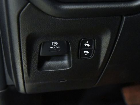 Used 2019 RAM 1500 Big Horn AWD/4WD image 18