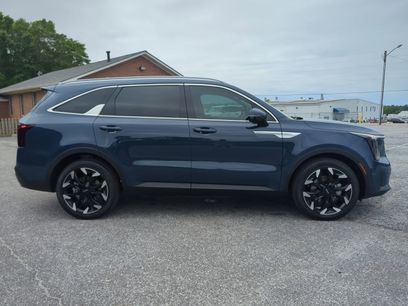 Used 2025 Kia Sorento SX