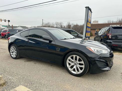 Used 2013 Hyundai Genesis 2.0T RWD image 8