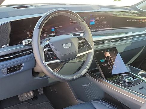 Used 2025 Cadillac Escalade IQ Luxury 2 image 9