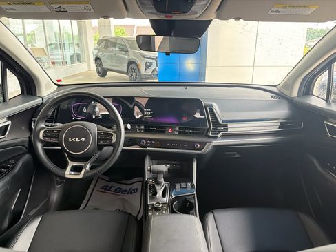 Used 2025 Kia Sportage EX FWD image 25