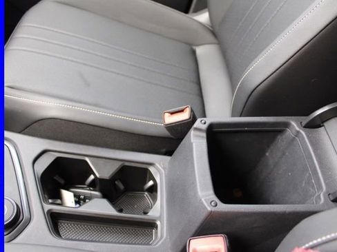 Used 2023 Volkswagen Tiguan SE w/ Panoramic Sunroof Package image 45