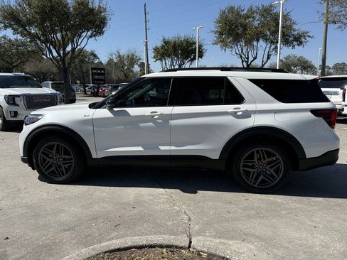 Used 2025 Ford Explorer ST-Line w/ Premium Package RWD image 8
