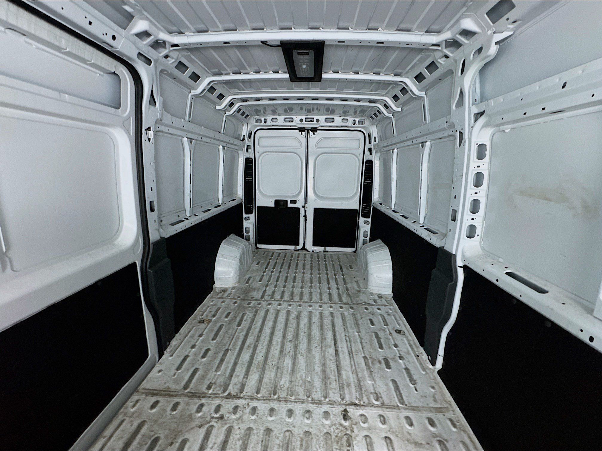 Used 2025 RAM ProMaster 2500 w/ Convenience Group FWD image 14